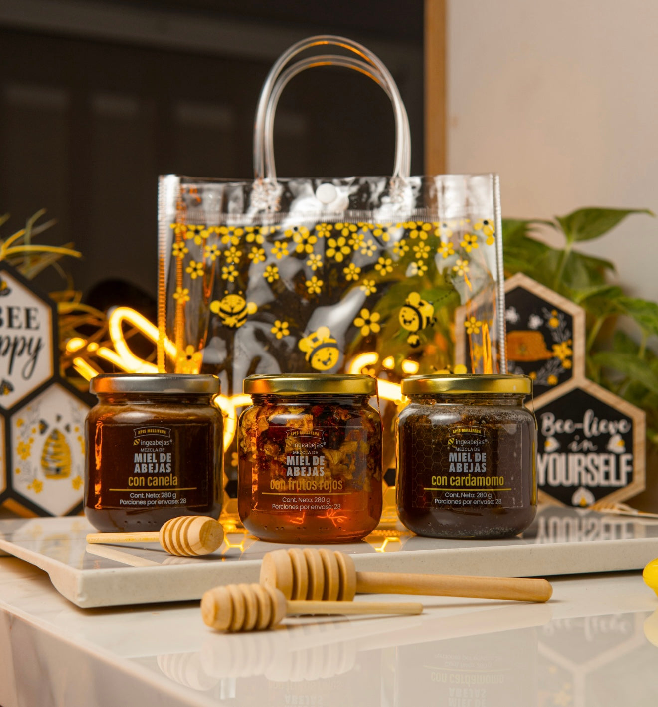 Miel de abejas frutos rojos - con canela  - con cardamomo